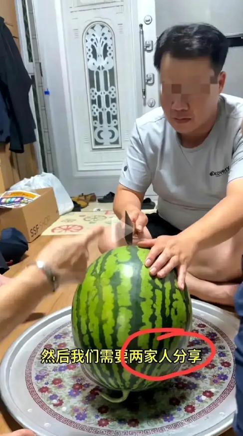 韩国情侣吃瓜,揭秘明星恋爱幕后故事