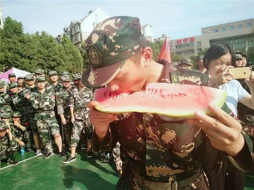 最帅气的吃瓜群众,最帅气吃瓜群众揭秘娱乐圈幕后风云