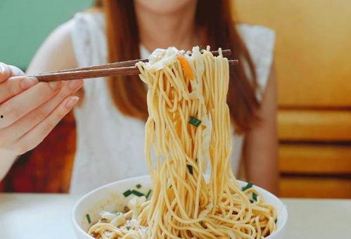 吃瓜面条会呕吐,揭秘吃瓜面条引发的呕吐之谜