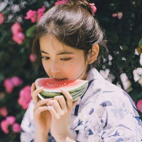 短发吃瓜头像女生可爱,可爱指数爆表！  第2张